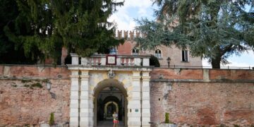 Visita al borgo e al Castello di Bevilacqua