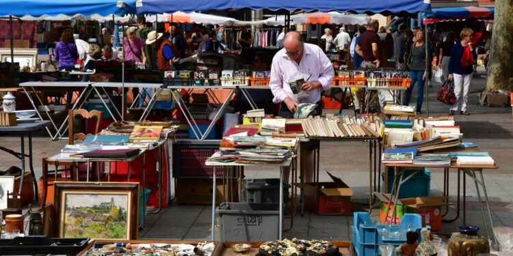 mercato antiquario lucchese
